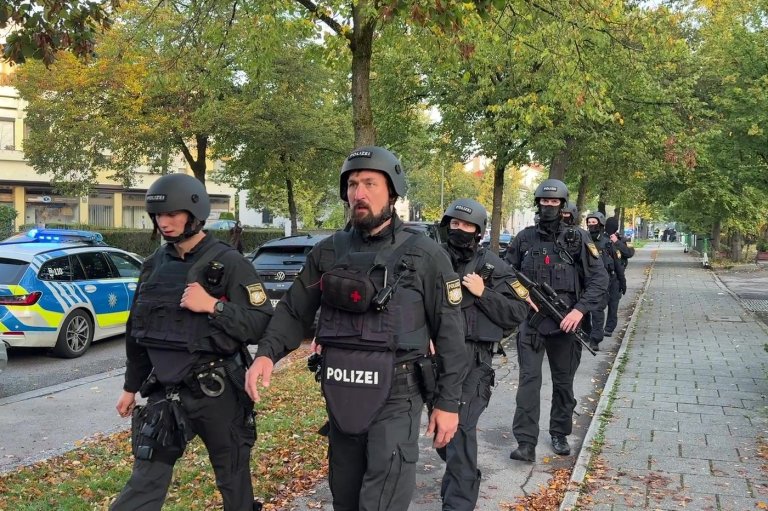 Munich Oktoberfest fairgrounds closed after bomb threat and deadly explosion | iNFOnews.ca