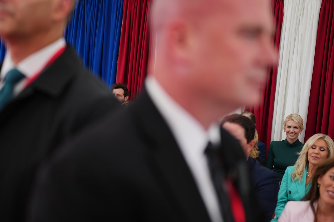 Photos show President Trump's visit to Ireland that combines work and pleasure | iNFOnews.ca