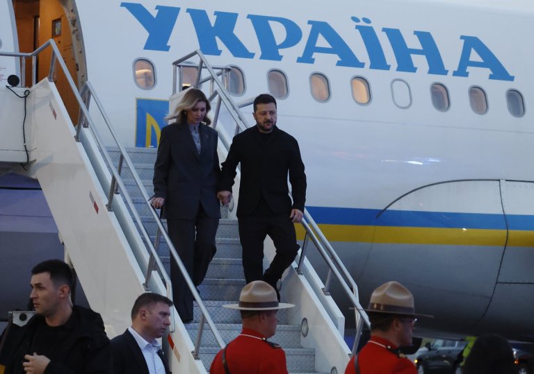 Ukrainian President Volodymyr Zelenskyy arrives in Calgary ahead of Carney meeting | iNFOnews.ca