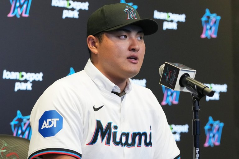 Marlins introduce Japanese slugger Rintaro Sasaki | iNFOnews.ca