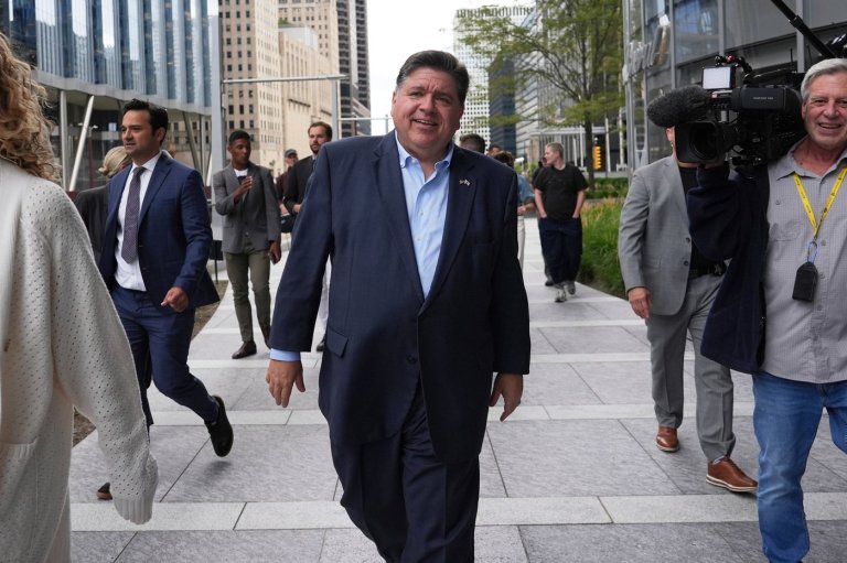 Billionaire Illinois Gov. Pritzker wins blackjack pot of $1.4M in Las Vegas | iNFOnews.ca