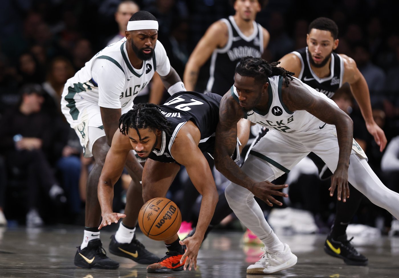Thomas scores 32, Nets beat Bucks 115-102 in home opener for first win under Jordi Fernandez | iNFOnews.ca