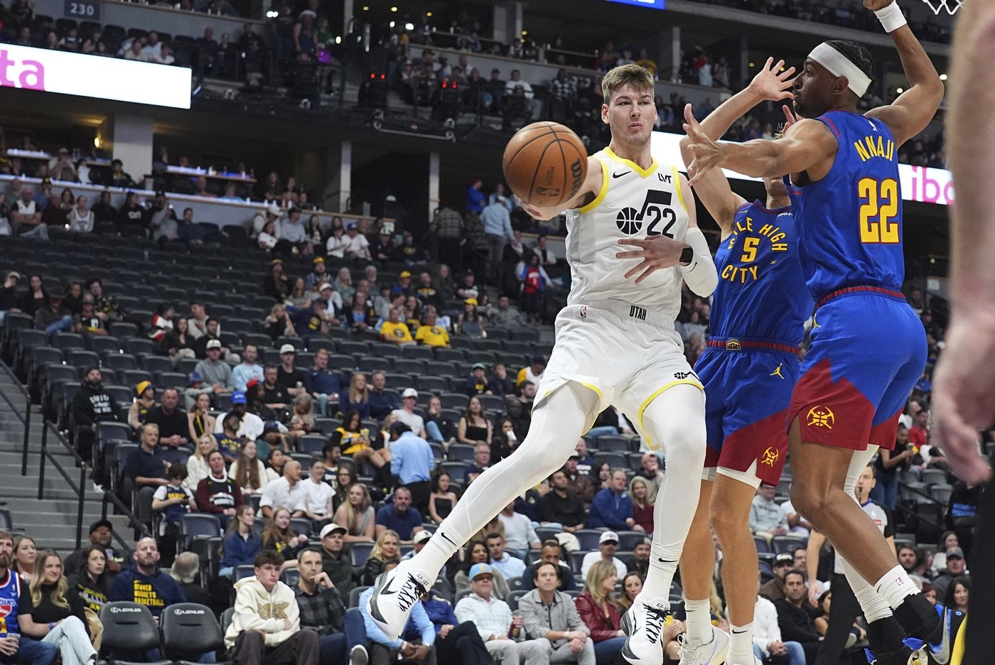 Nikola Jokic scores team-high 27 points, leading the Nuggets past the Jazz 129-103 | iNFOnews.ca