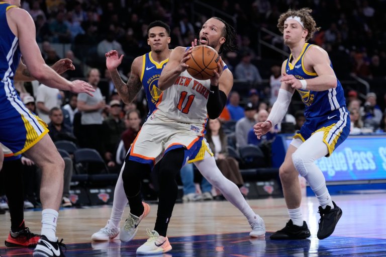 Knicks rally from a 21-point deficit and beat the short-handed Warriors 110-107 | iNFOnews.ca