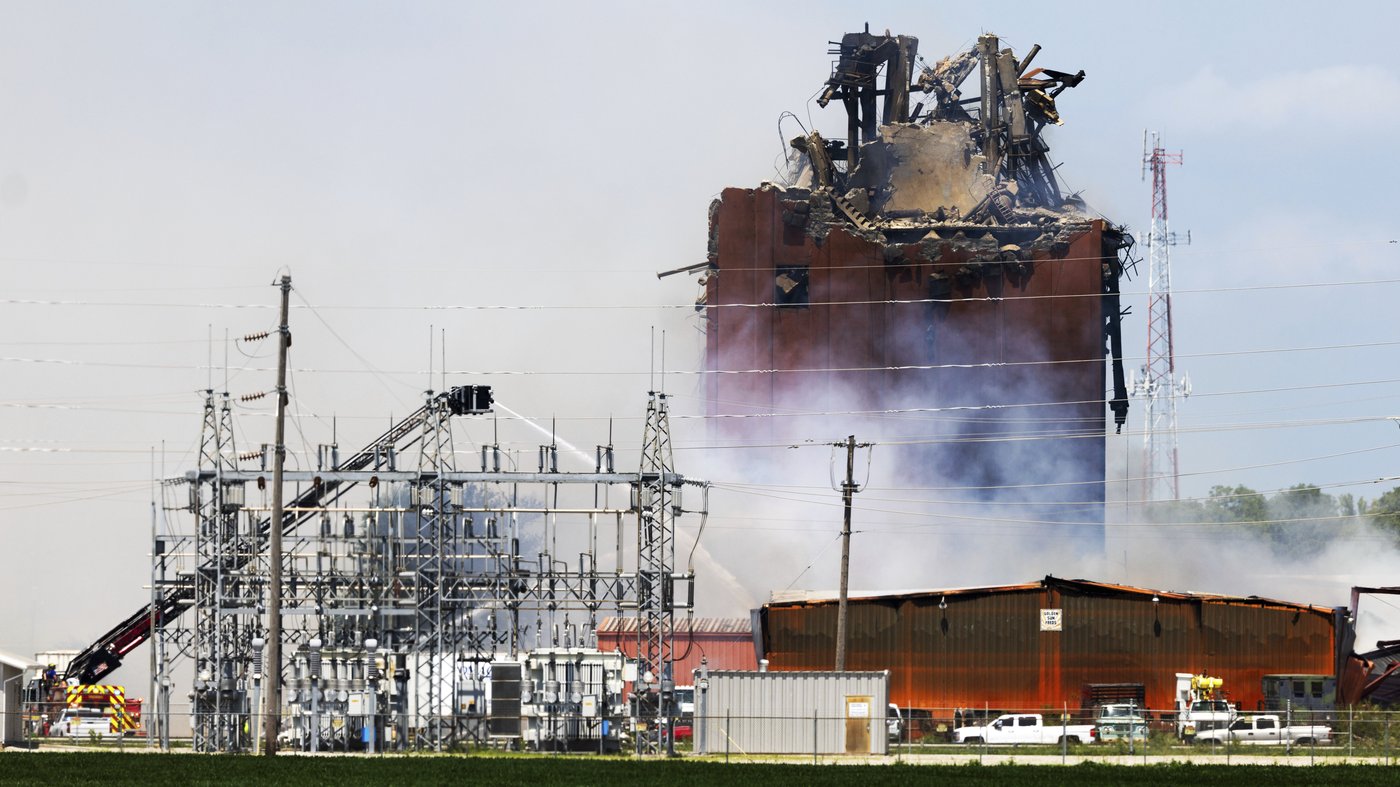 An explosion and fire at a Nebraska plant are preventing a search for 3 missing people | iNFOnews.ca An explosion and fire at a Nebraska plant are preventing a search for 3 missing people | iNFOnews.ca