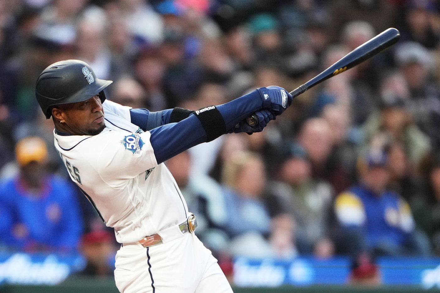 Mariners reinstate outfielder Victor Robles from 10-day injured list, option Connor Joe to Triple-A | iNFOnews.ca