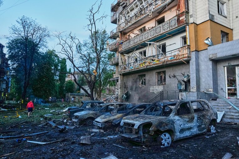 1 killed, 8 injured in an overnight Russian attack on Kyiv | iNFOnews.ca