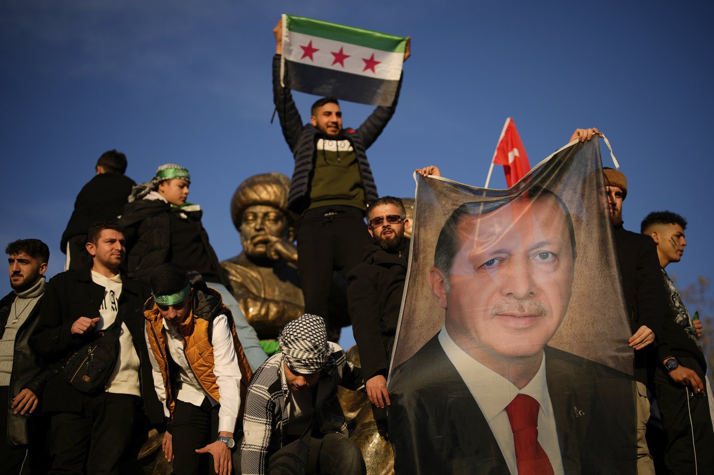 The warm Turkish welcome for refugees is ending and Syrians are worried | iNFOnews.ca