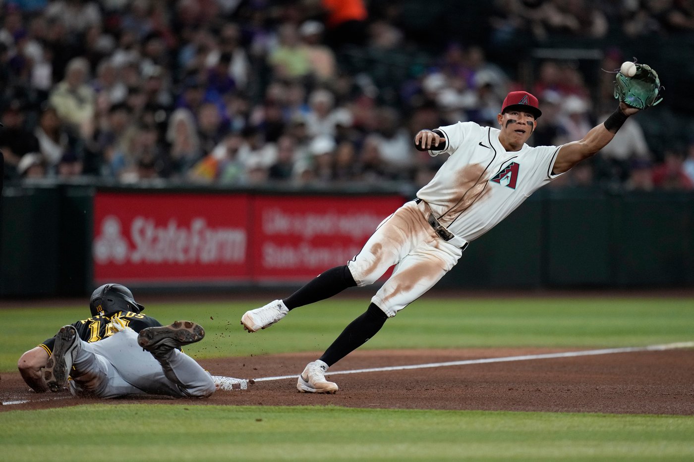 Lowe goes deep again, Keller solid as Pirates take series with 4-2 victory over Diamondbacks | iNFOnews.ca Lowe goes deep again, Keller solid as Pirates take series with 4-2 victory over Diamondbacks | iNFOnews.ca