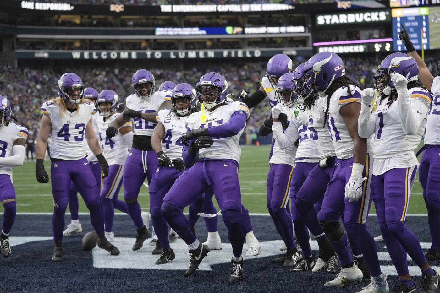 Sam Darnold and Justin Jefferson lead surging Vikings past Seahawks 27-24 | iNFOnews.ca