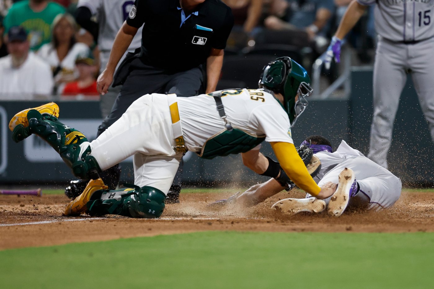 Tyler Soderstrom sends A's past Rockies 7-5 for 4th straight comeback victory in Las Vegas | iNFOnews.ca