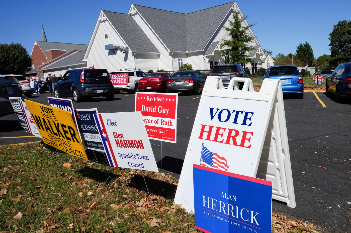 Judge rejects Democrats’ plea for early voting sites at 3 North Carolina universities | iNFOnews.ca