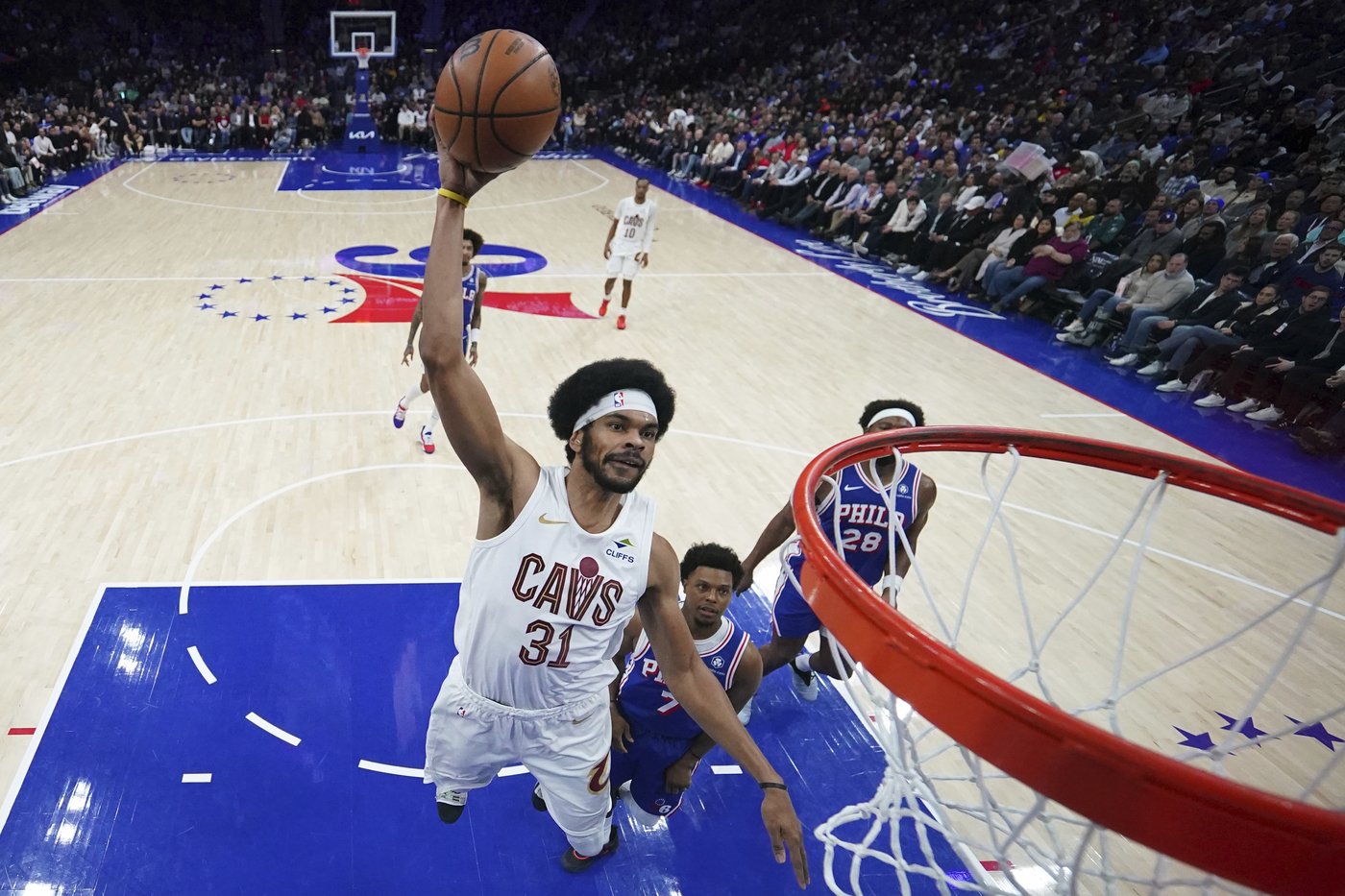Cavs beats Sixers 114-106 to become 6th NBA team to start a season 13-0 | iNFOnews.ca