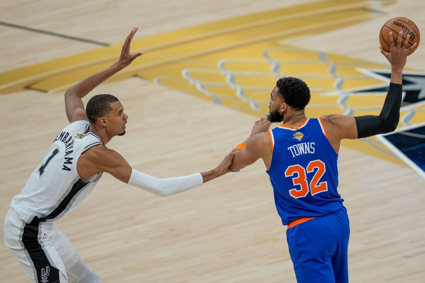 Spurs-Knicks Game 3 of the NBA Finals is a hot ticket with the potential for a wild scene | iNFOnews.ca