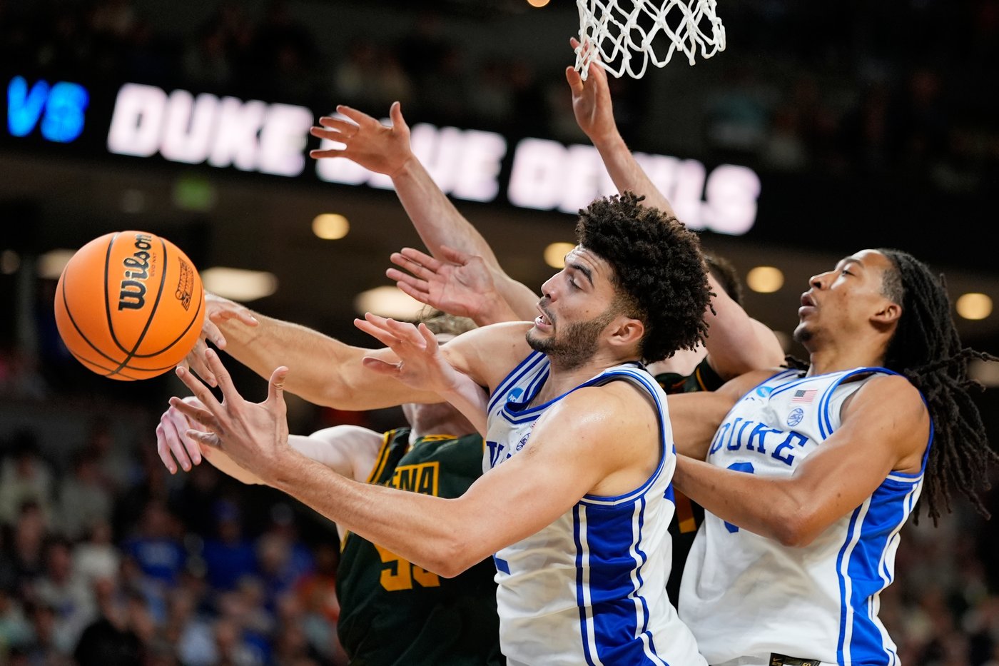 No. 1 overall seed Duke survives 16-seed Siena, rallies for 71-65 win in 1st round of March Madness | iNFOnews.ca