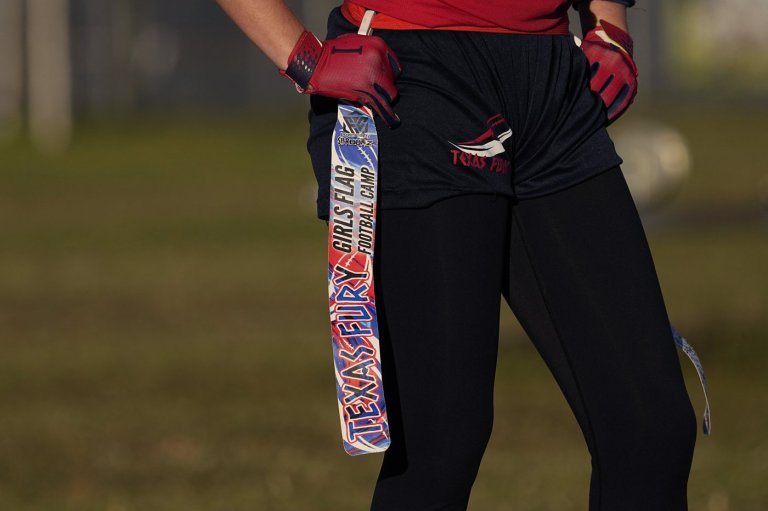 Canadian women's flag football team to face U.S. at halftime of Bills-Patriots game | iNFOnews.ca