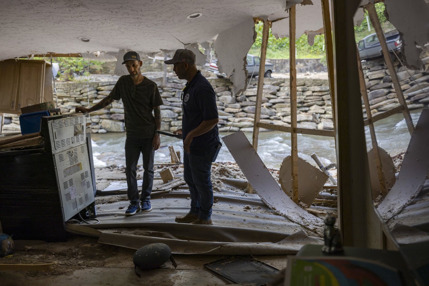 North Carolina's governor approves more than $600 million in Helene recovery funding | iNFOnews.ca