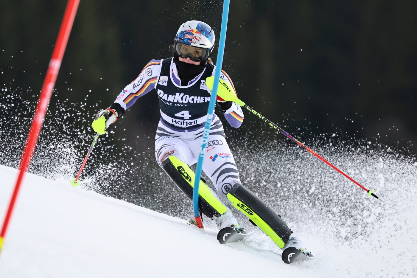 Shiffrin wins World Cup slalom but Aicher's third place puts overall title on hold | iNFOnews.ca Shiffrin wins World Cup slalom but Aicher's third place puts overall title on hold | iNFOnews.ca