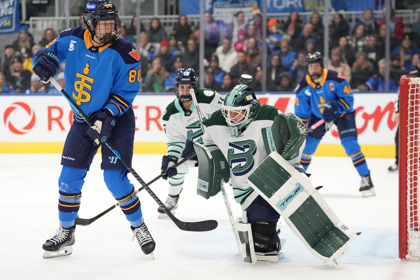 Toronto Sceptres open PWHL season with 3-1 comeback win over Boston Fleet | iNFOnews.ca