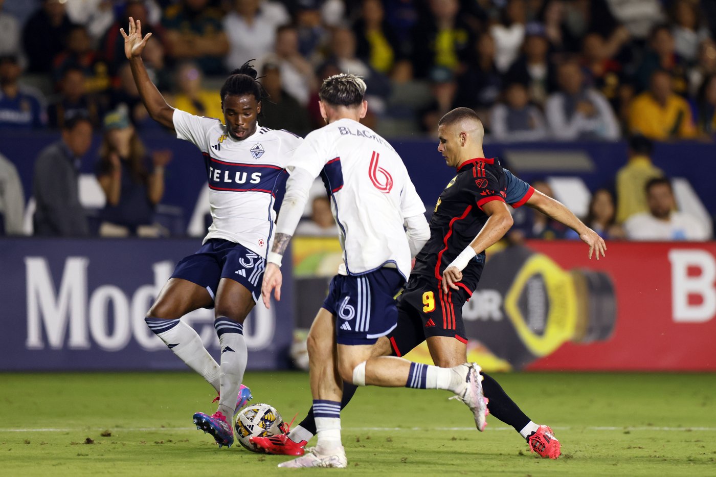 Gabriel Pec, Riqui Puig combine for 2 goals, 3 assists as Galaxy beat Whitecaps 4-2 | iNFOnews.ca