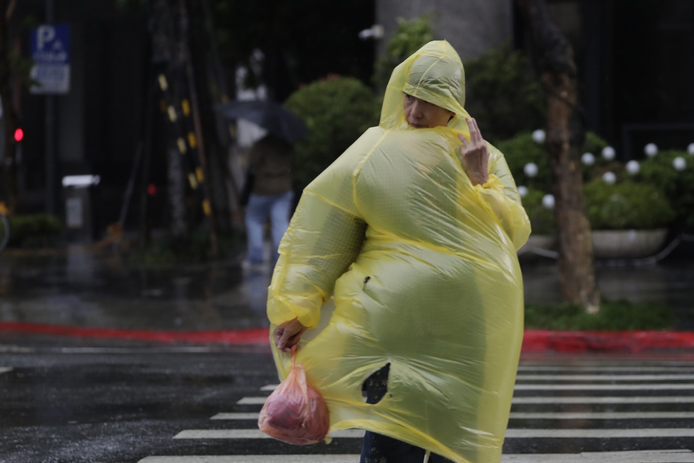 Taiwan closes schools and offices as typhoon Kong-rey approaches | iNFOnews.ca