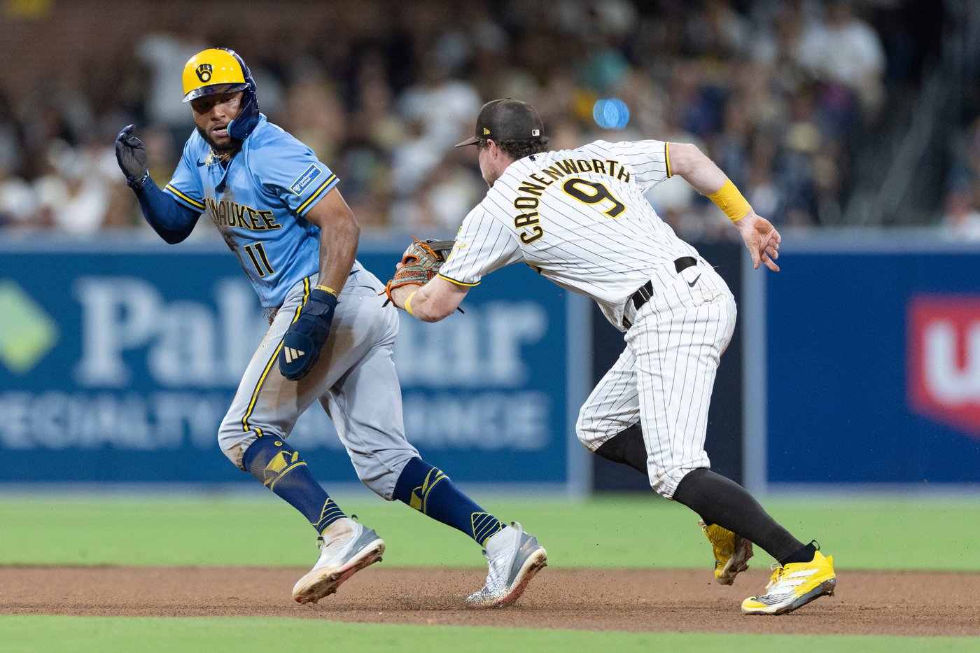 Merrill's 2-run homer and Miller's 30th save lead the Padres to a 3-2 win over the Brewers | iNFOnews.ca