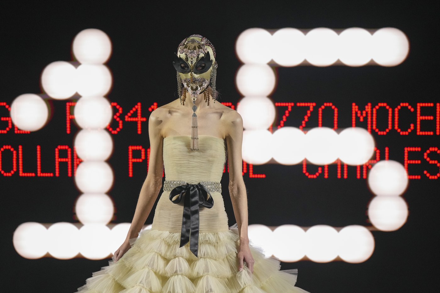 Valentino's new designer showcases history and drama at couture debut in Paris | iNFOnews.ca Valentino's new designer showcases history and drama at couture debut in Paris | iNFOnews.ca