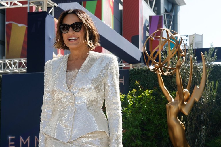 'The Pitt' looks to repeat and 'Widow's Bay' could bring an epic wave as Emmy Awards arrive | iNFOnews.ca