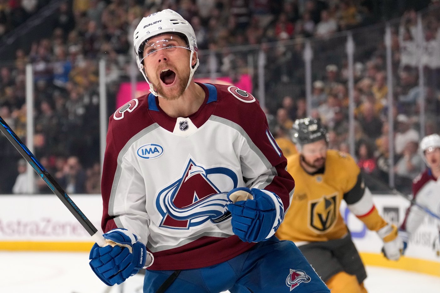 Avalanche get defenseman Cale Makar back, survive scare with Nathan MacKinnon, and still lose Game 3 | iNFOnews.ca