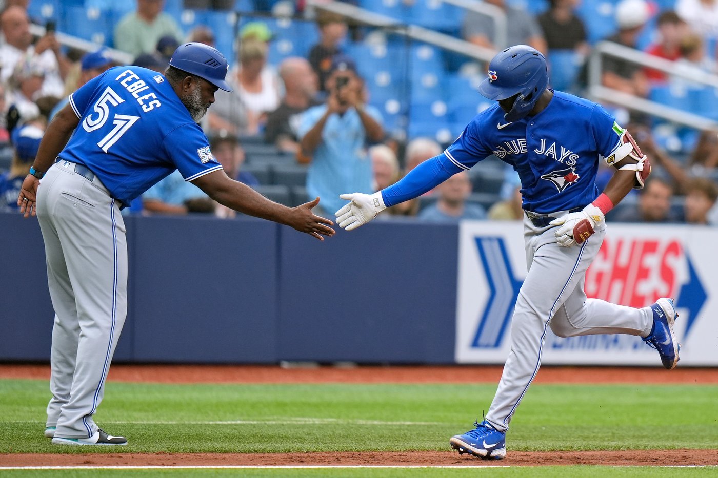 Blue Jays hit 3 homers to power past Rays 5-1 | iNFOnews.ca
