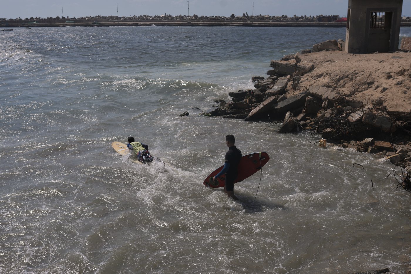 Surfers in war-torn Gaza find rare moments of joy taking to the waves | iNFOnews.ca Surfers in war-torn Gaza find rare moments of joy taking to the waves | iNFOnews.ca