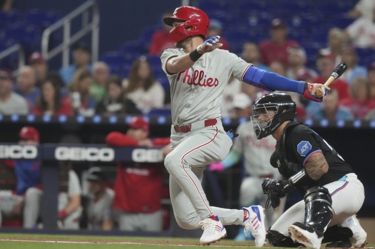 Trea Turner returns for Phillies from hamstring injury ahead of playoffs with batting title in sight | iNFOnews.ca
