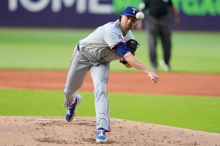 Jacob deGrom dominant for 7 innings, streaking Rangers get gift run in 4-2 win over Guardians | iNFOnews.ca
