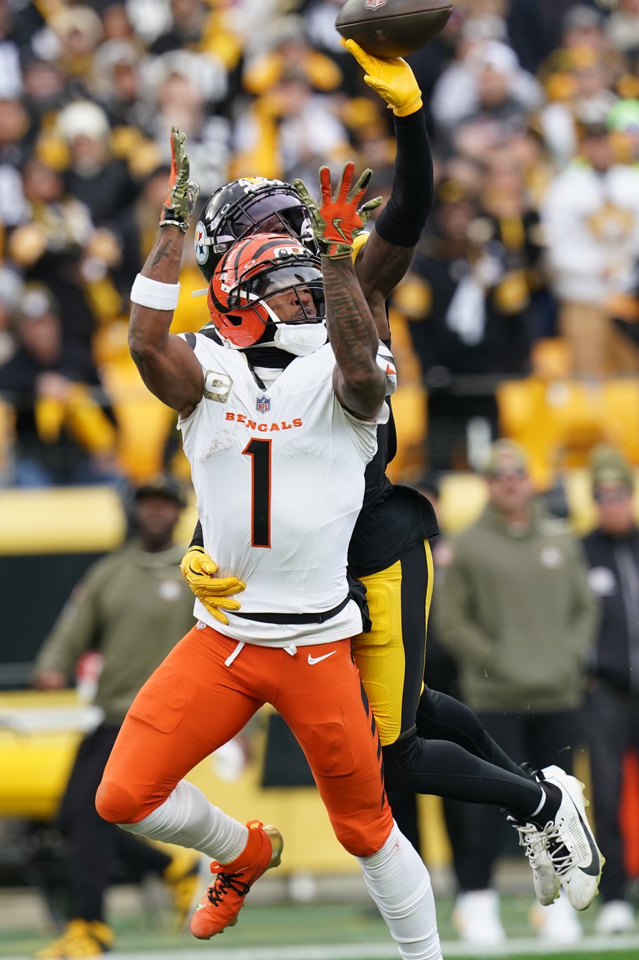 Bengals receiver Ja'Marr Chase suspended 1 game by NFL for spitting on Steelers' Jalen Ramsey | iNFOnews.ca