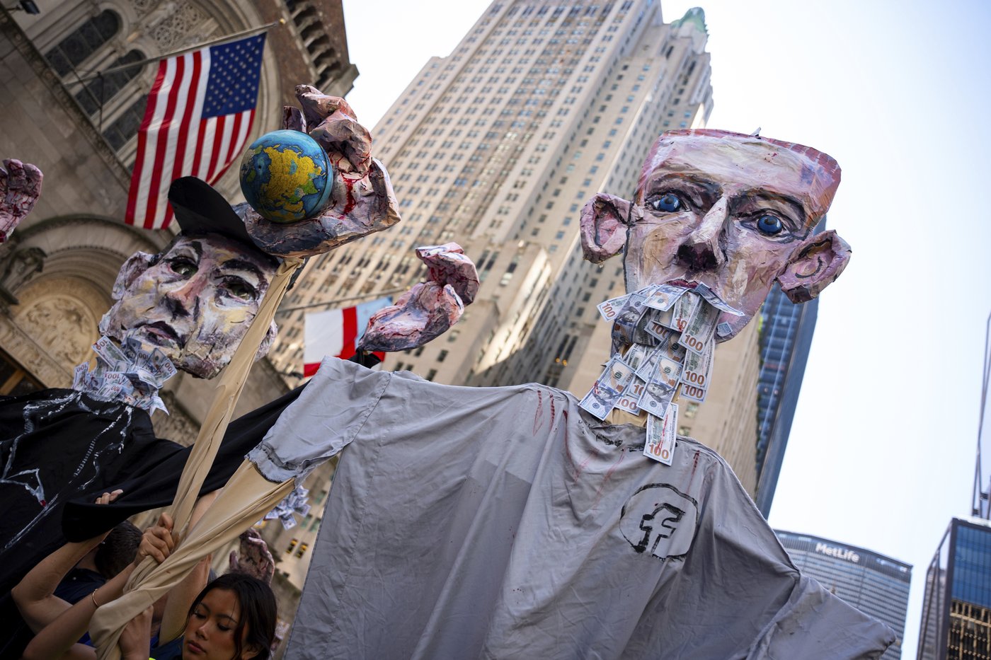In front of drowning nations, Trump calls climate change a 'con job.' Here are the facts and context | iNFOnews.ca