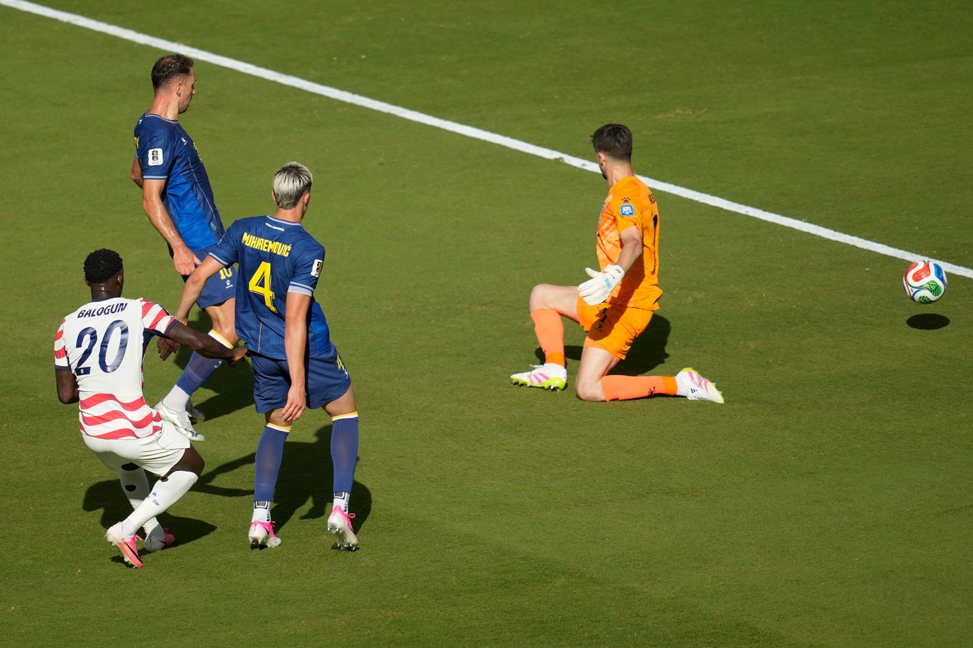 U.S. beats Bosnia-Herzegovina 2-0 to advance to round of 16 and keep its World Cup dreams alive | iNFOnews.ca U.S. beats Bosnia-Herzegovina 2-0 to advance to round of 16 and keep its World Cup dreams alive | iNFOnews.ca