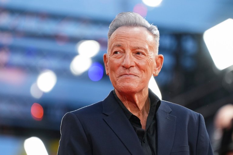 Bruce Springsteen performs at New York Public Library gala | iNFOnews.ca