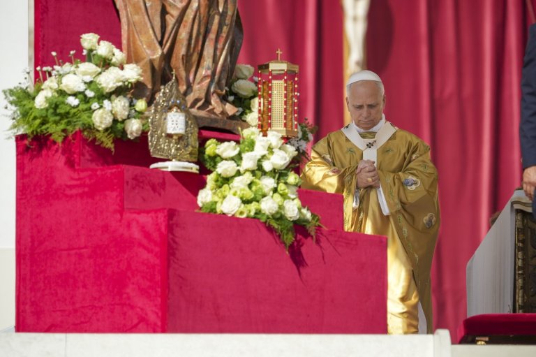 Pope Leo XIV declares 15-year-old computer whiz, known as God's influencer, a saint | iNFOnews.ca