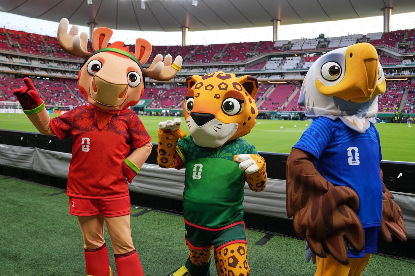Peru police disguised as World Cup mascots arrest a suspected drug dealer in Lima | iNFOnews.ca Peru police disguised as World Cup mascots arrest a suspected drug dealer in Lima | iNFOnews.ca