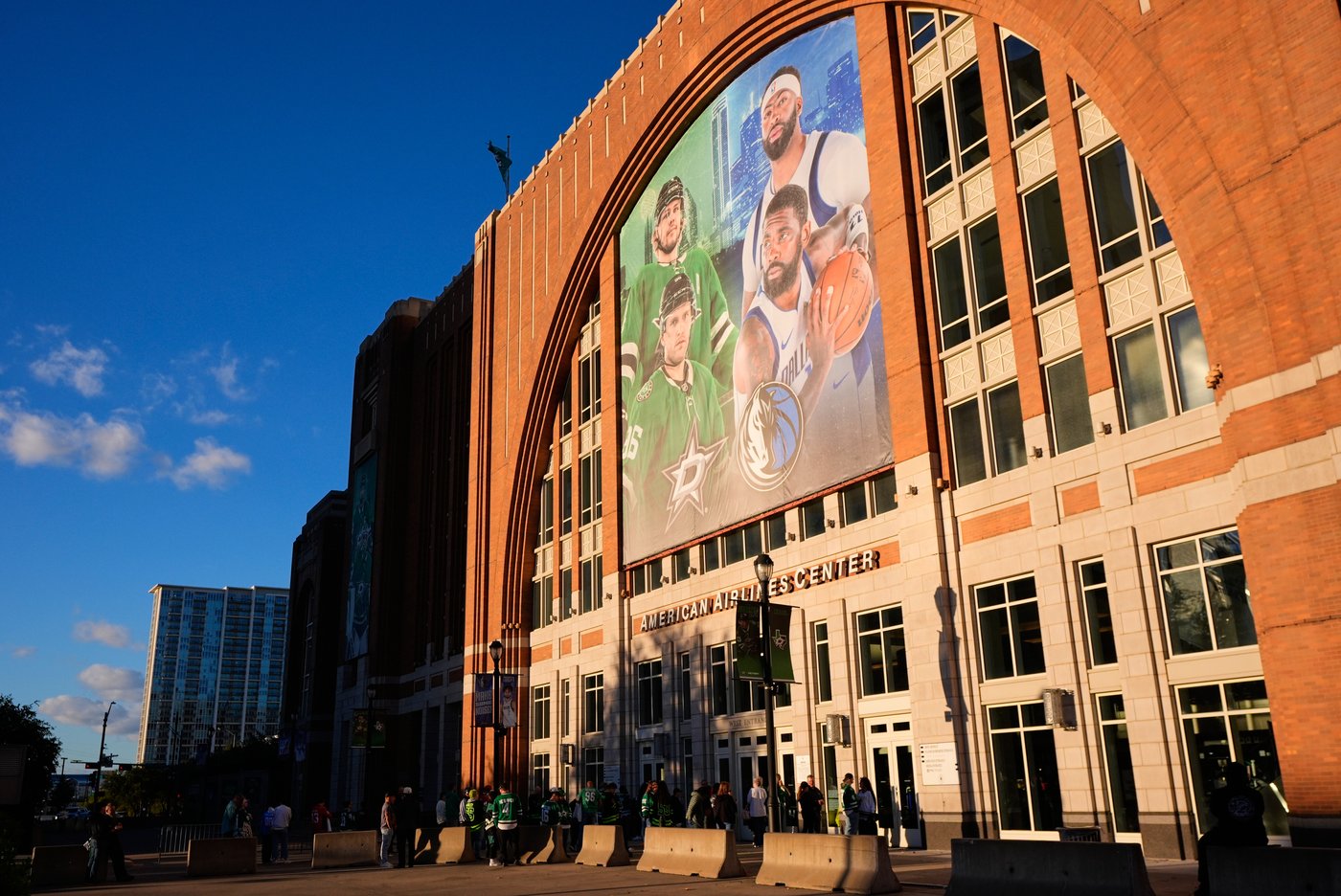 Dallas Mavericks have deal for arena site that would move club out of downtown for 1st time | iNFOnews.ca Dallas Mavericks have deal for arena site that would move club out of downtown for 1st time | iNFOnews.ca
