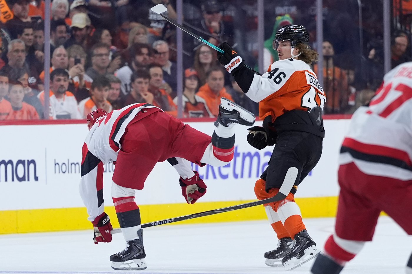 Hurricanes beat the Flyers 4-1 in Game 3, take a 3-0 series lead | iNFOnews.ca Hurricanes beat the Flyers 4-1 in Game 3, take a 3-0 series lead | iNFOnews.ca