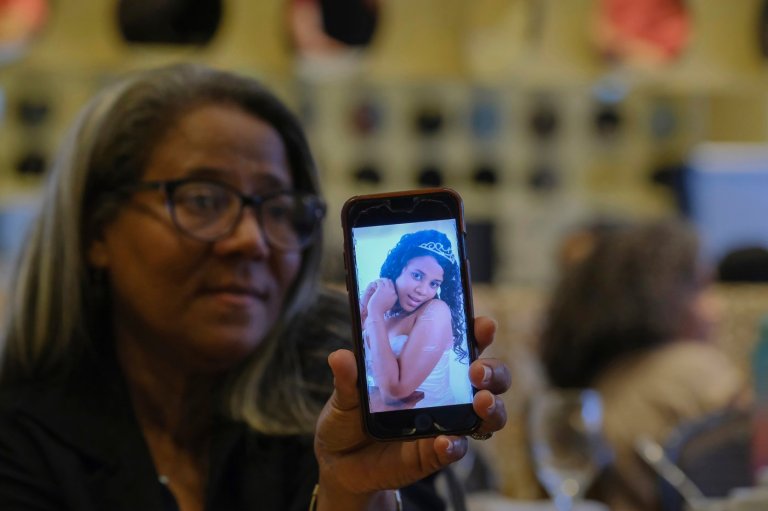 Mother of pregnant teen with cancer who died challenges Dominican Republic's strict abortion ban | iNFOnews.ca