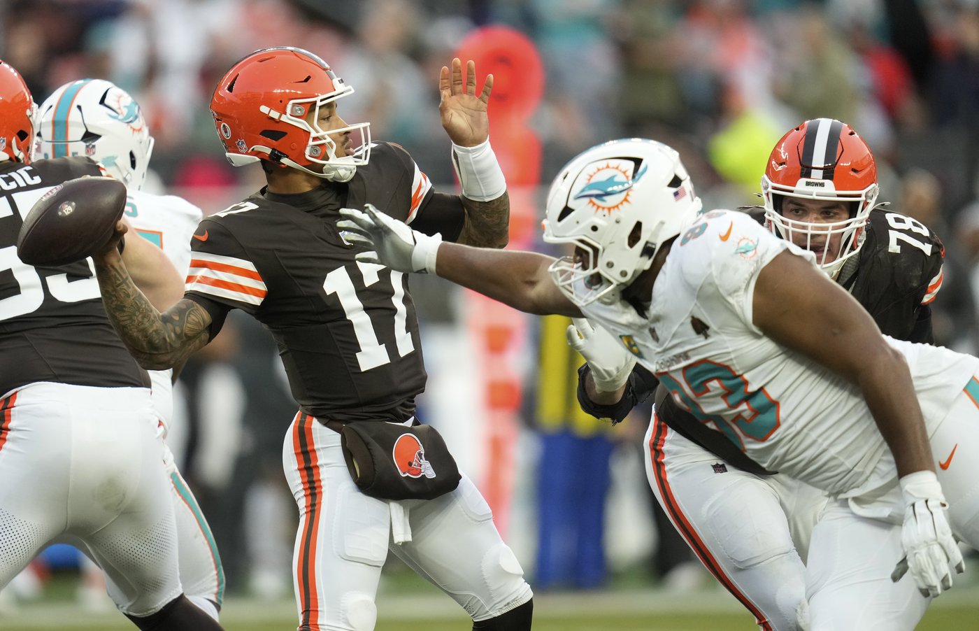 Browns undecided on starting QB against Ravens, coach said Thompson-Robinson, Zappe could both play | iNFOnews.ca