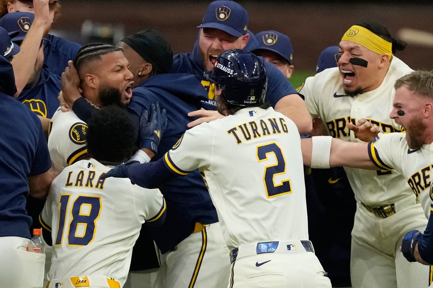 Chourio's 2-run single with 2 outs in 9th off Miller lifts Brewers over Padres 4-3 for 2-0 NLDS lead | iNFOnews.ca Chourio's 2-run single with 2 outs in 9th off Miller lifts Brewers over Padres 4-3 for 2-0 NLDS lead | iNFOnews.ca