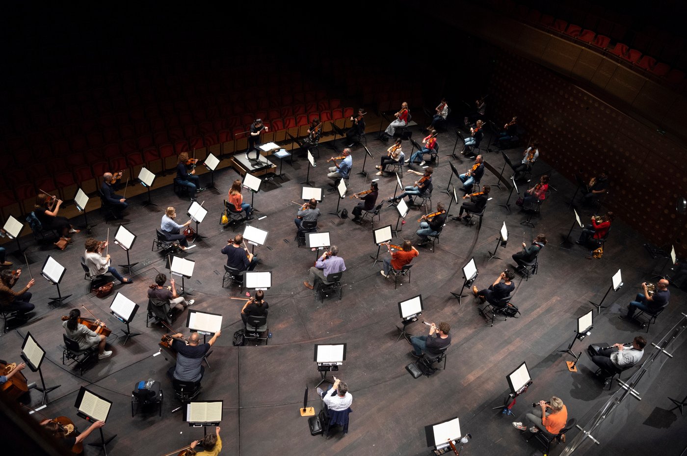 Elim Chan hired as San Francisco Symphony's first female music director | iNFOnews.ca