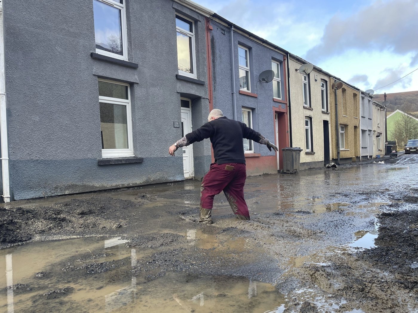 Hundreds of homeowners in England and Wales battle floodwaters after weekend storm | iNFOnews.ca Hundreds of homeowners in England and Wales battle floodwaters after weekend storm | iNFOnews.ca
