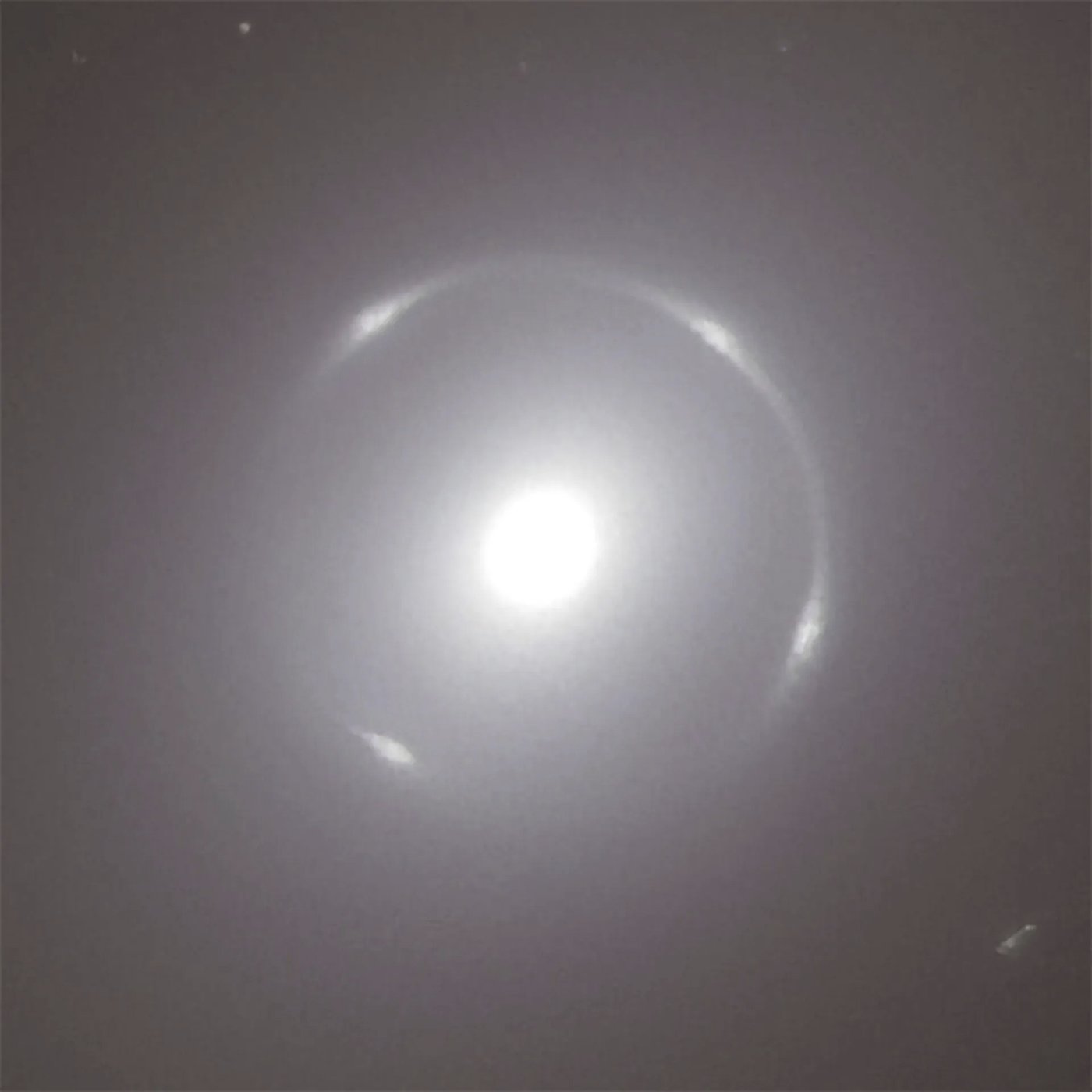 Space telescope spots rare 'Einstein ring' of light around galaxy in our cosmic neighborhood | iNFOnews.ca Space telescope spots rare 'Einstein ring' of light around galaxy in our cosmic neighborhood | iNFOnews.ca