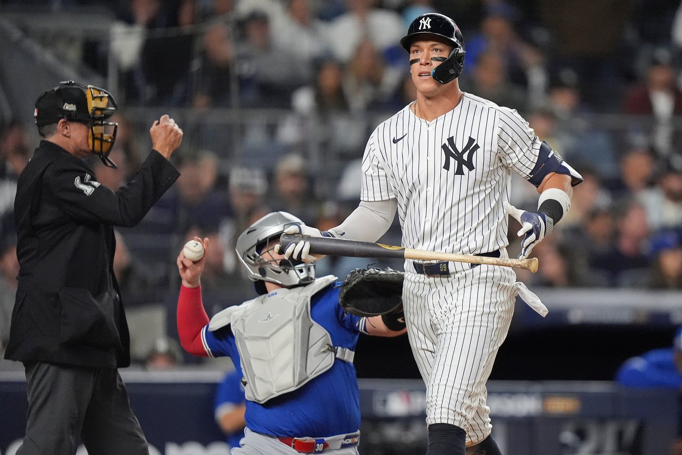 Photo Gallery: Blue Jays beat Yankees in Game 4 | iNFOnews.ca