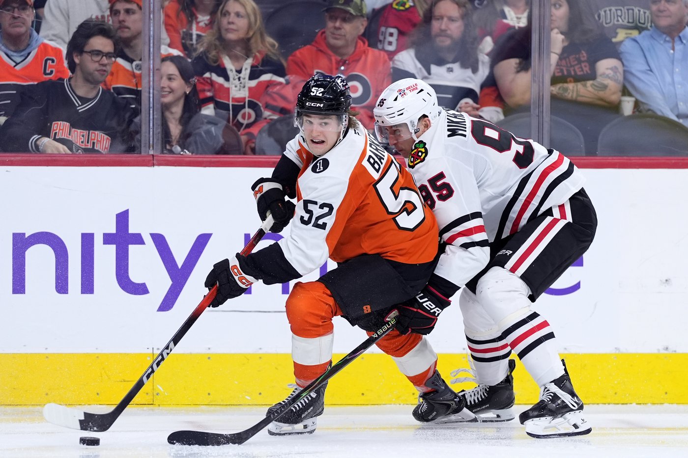 Flyers beat the Blackhawks 5-1 after 2 goals in the first 2:33 | iNFOnews.ca Flyers beat the Blackhawks 5-1 after 2 goals in the first 2:33 | iNFOnews.ca