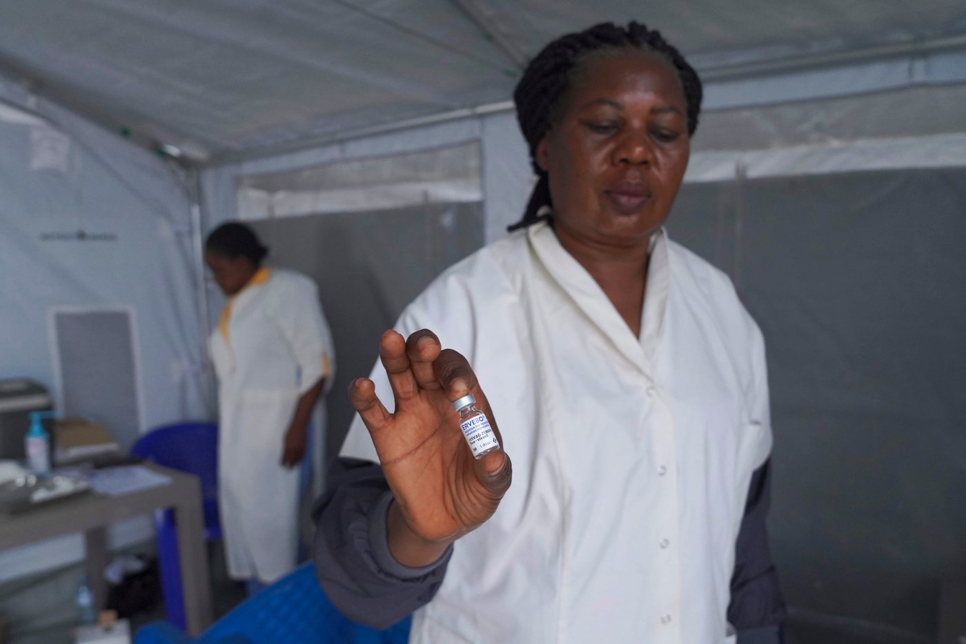 Congo begins Ebola vaccinations for health workers in the epicenter of the outbreak | iNFOnews.ca Congo begins Ebola vaccinations for health workers in the epicenter of the outbreak | iNFOnews.ca